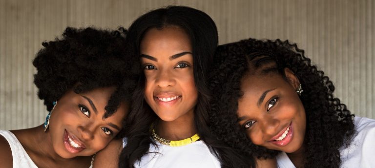 Black Women and their hair (Image via Pixabay)