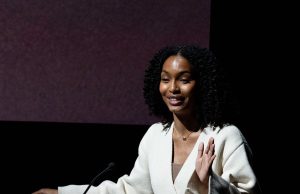 Yara Shahidi receiving her Alchemist Award