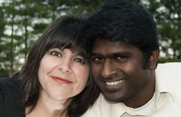 Cross-cultural dating (Image via Pixabay)